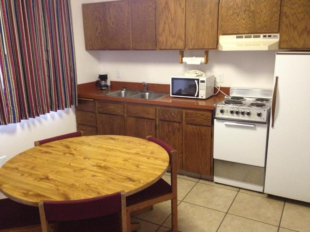 Cozy Cove Beachfront Resort Inn Lincoln City Rom bilde